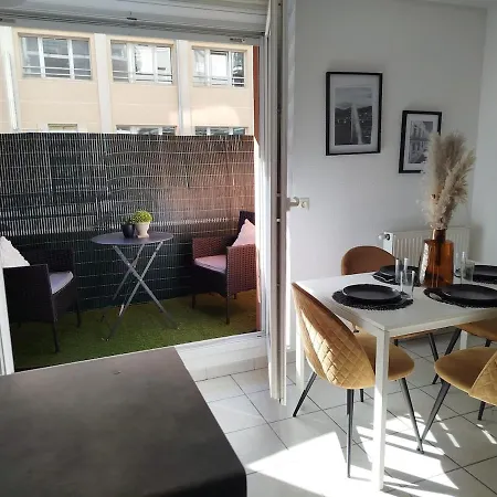 T2 Cosy L Parking L Hyper Centre L 20min De Geneve *